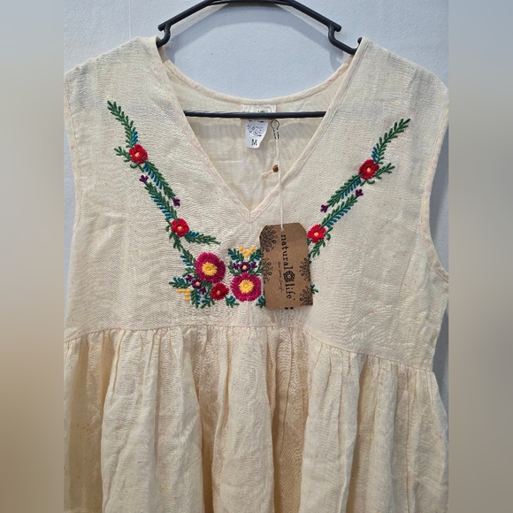 Natural Life Embroidered Cotton Mini Dress Size Medium NWT - Picture 2 of 8